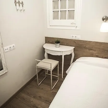 Mai & Maud Paralel Apartment Barcelona